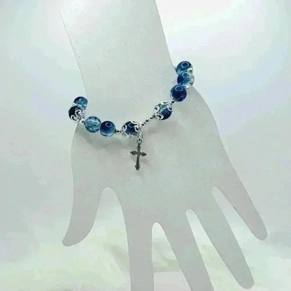 Sea Blue Gradient Beaded Cross Charm Bracelet - Picture 4 of 7